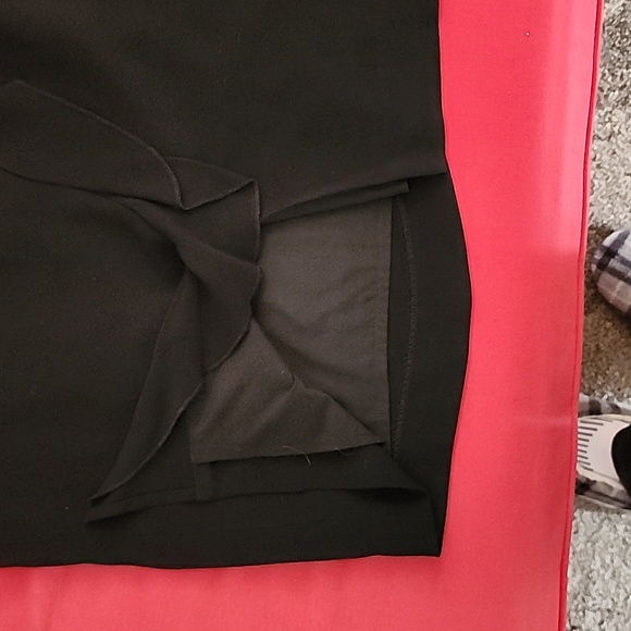 Black Banana Republic Skirt with Front Ruffle - Picture 4 of 7